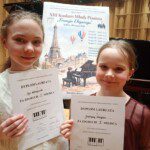 Gratulacje dla Igi i Justynki z klasy 4A